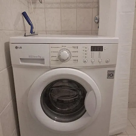 Kaunis Keskustayksioe Parvekkeella,wifi,free Parking *